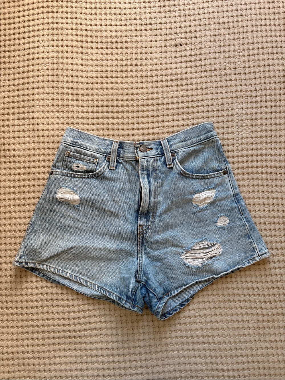 Levi’s High-Waist Mom Shorts